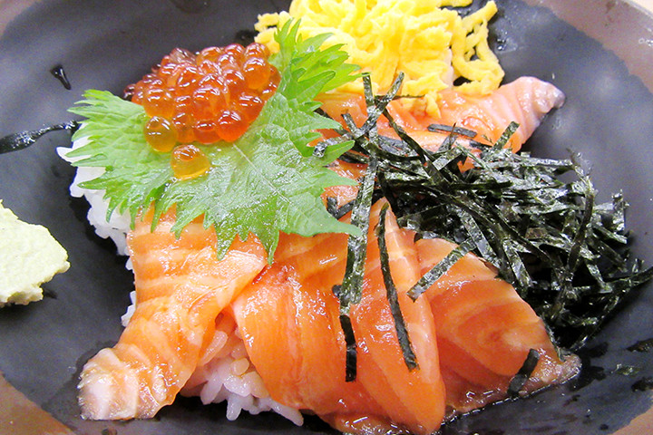 サーモン・いくら丼